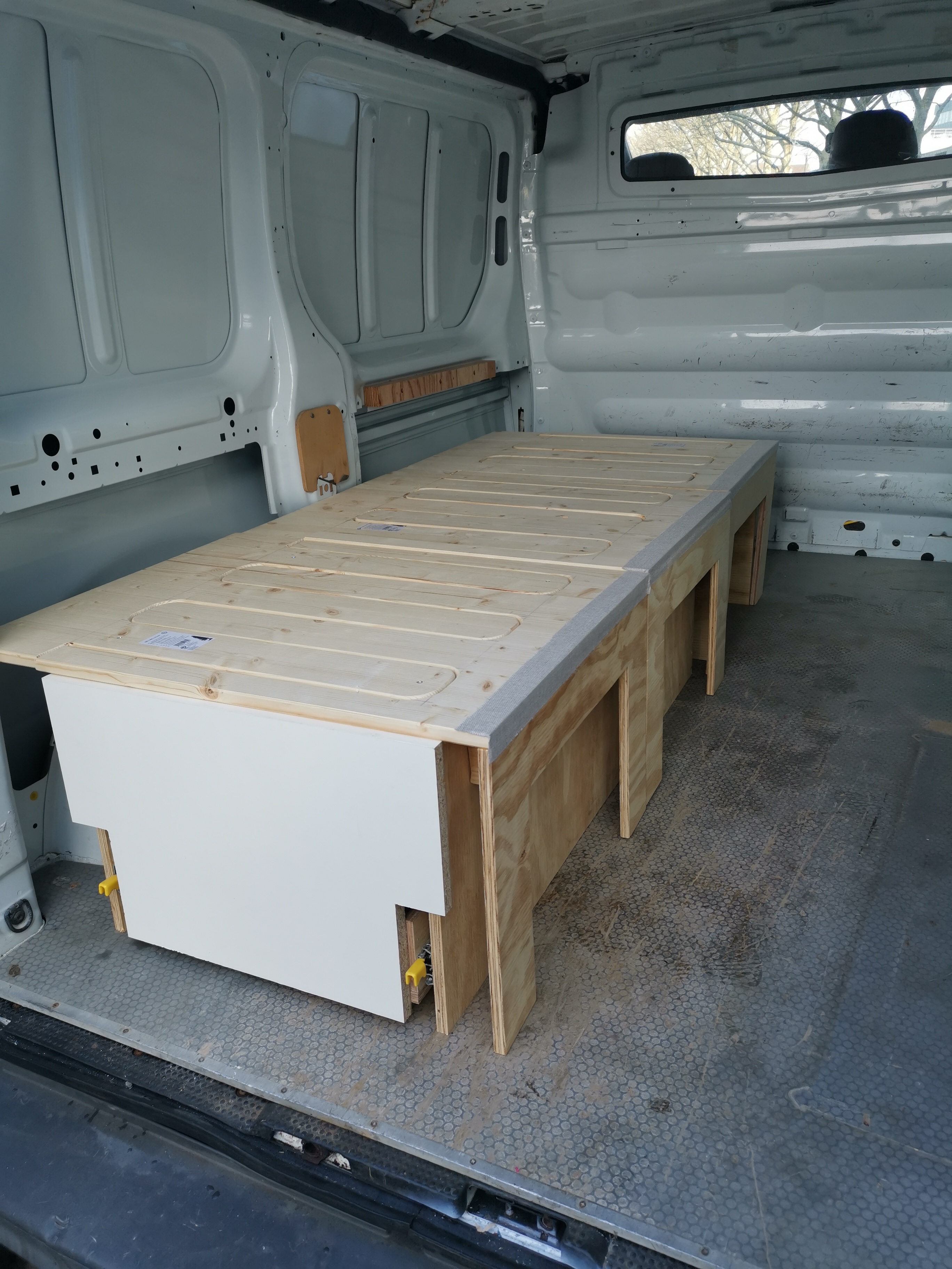 Ausziehbett mit Schwerlastauszug