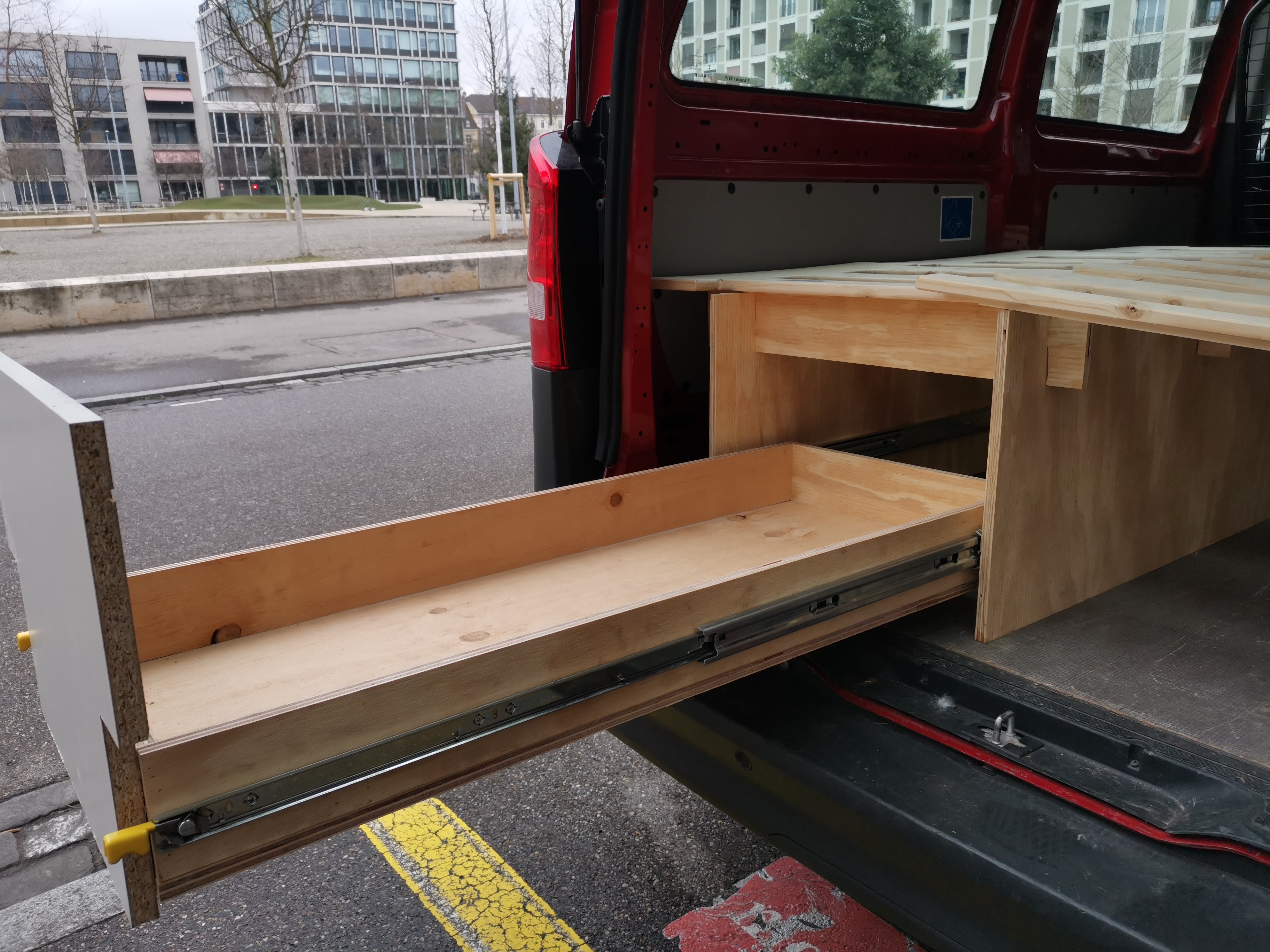 Ausziehbett mit Schwerlastauszug