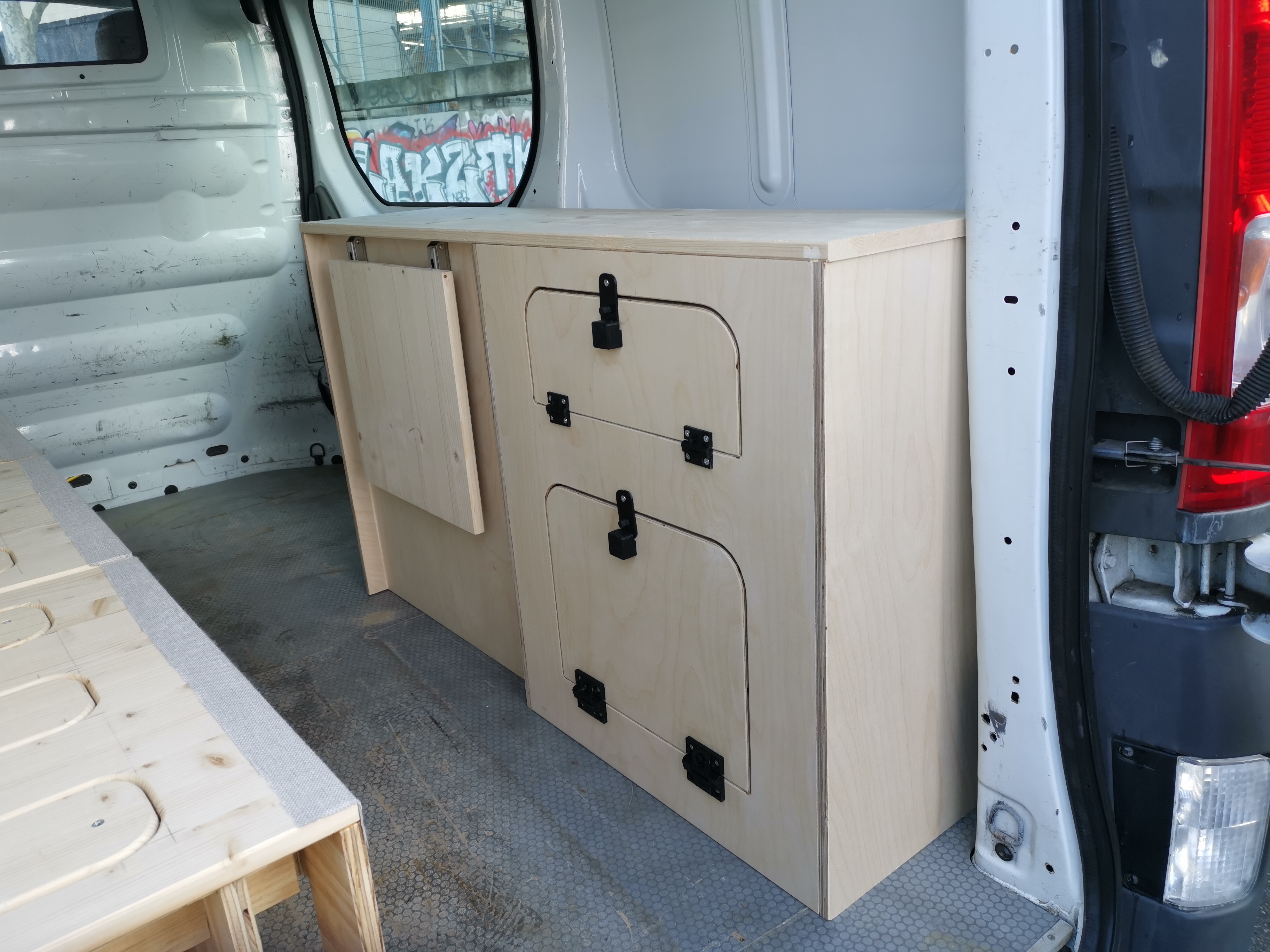 Camper Seitenschrank